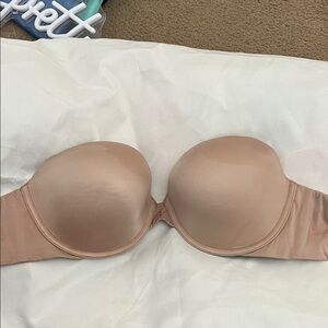 Victoria’s Secret strapless bra nude 38C